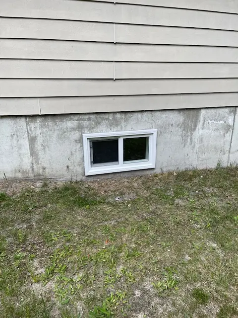 Single Slider Window, White Vinyl Window, Fort Frances, Kenora, Dryden, Sioux Lookout, Ontario, Canada, Northwestern Ontario, Installation, Supply