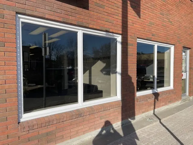 fixed windows, picture windows, stationary windows, non-opening windows, large glass windows, sealed unit windows, Thunder Bay windows, custom home windows, energy efficient fixed glass, Northwestern Ontario window installation