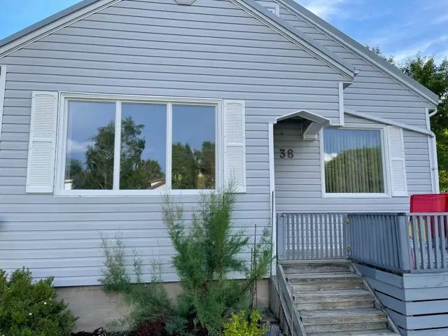 fixed windows, picture windows, stationary windows, non-opening windows, large glass windows, sealed unit windows, Thunder Bay windows, custom home windows, energy efficient fixed glass, Northwestern Ontario window installation