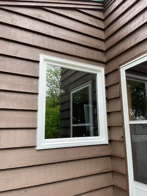 fixed windows, picture windows, stationary windows, non-opening windows, large glass windows, sealed unit windows, Thunder Bay windows, custom home windows, energy efficient fixed glass, Northwestern Ontario window installation