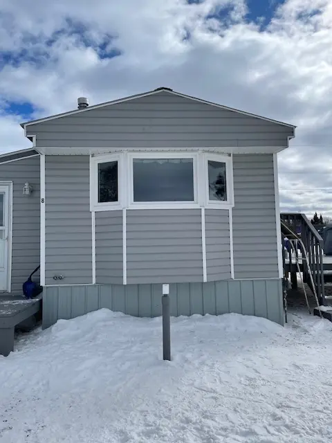 bay windows, bow windows, custom bay windows, energy-efficient bow windows, Thunder Bay window installation, window replacement Ontario, panoramic view windows, home window upgrades, energy-saving bay windows, Northwestern Ontario windows