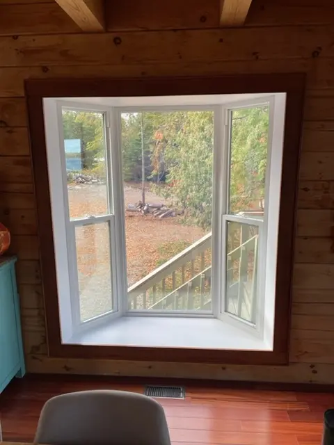 bay windows, bow windows, custom bay windows, energy-efficient bow windows, Thunder Bay window installation, window replacement Ontario, panoramic view windows, home window upgrades, energy-saving bay windows, Northwestern Ontario windows