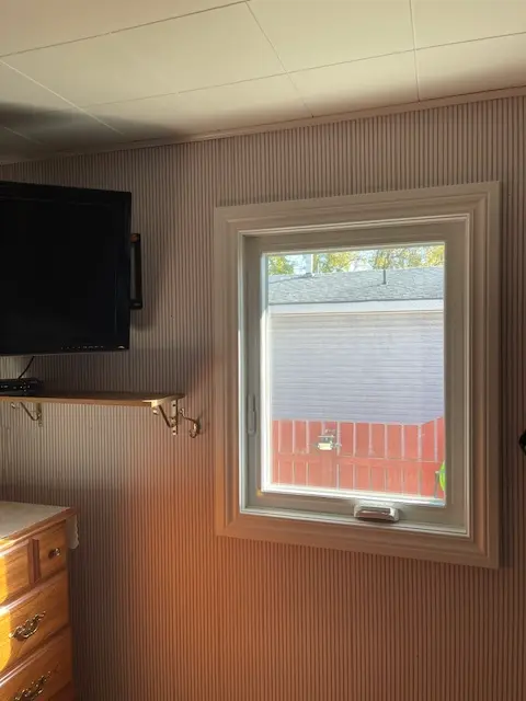 Awnings, Casements, install and supply, Northwestern Ontario, Fort Frances, Kenora, Dryden, Sioux Lookout