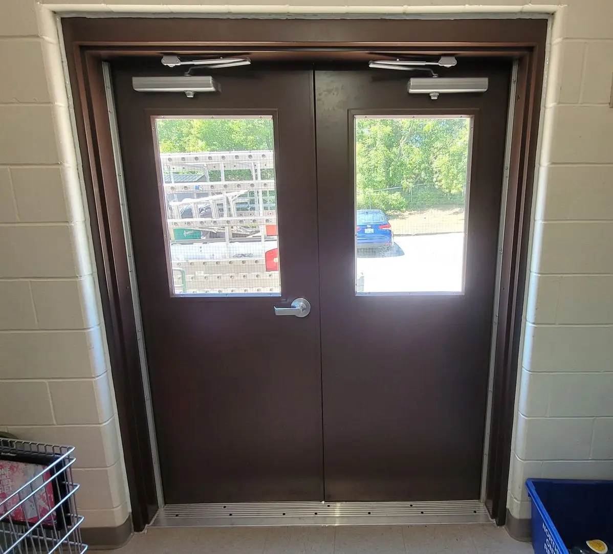 Commercial Doors, Commercial Services, Supply and Install, Fort Frances, Kenora, Sioux Lookout, Dryden