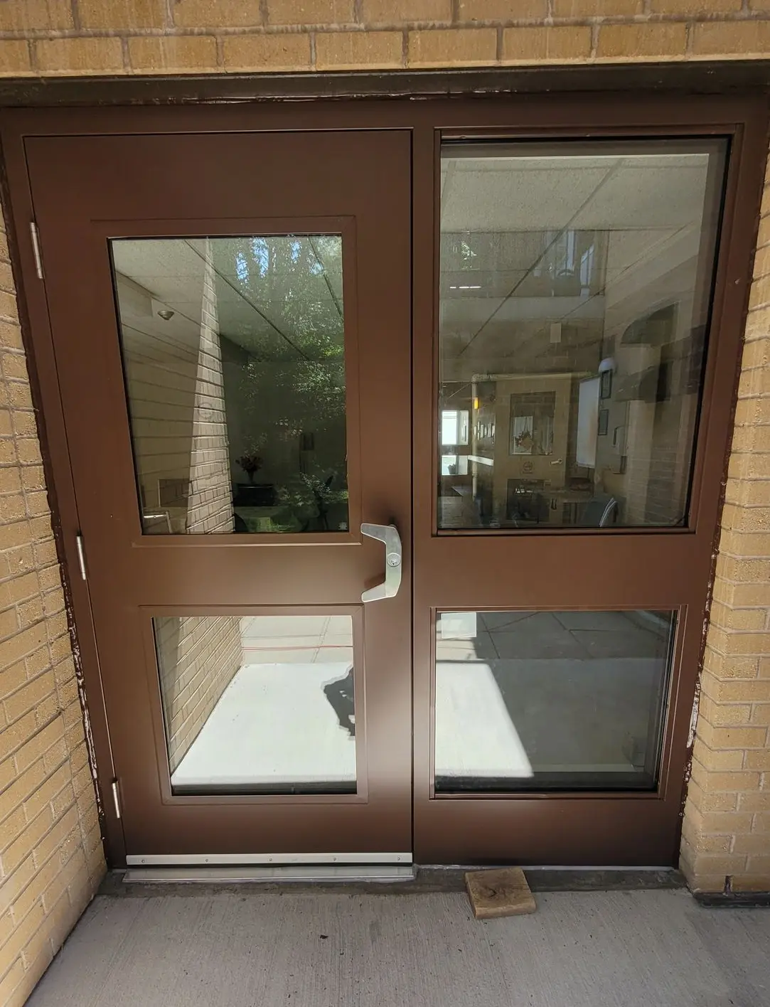 Commercial Doors, Commercial Services, Supply and Install, Fort Frances, Kenora, Sioux Lookout, Dryden