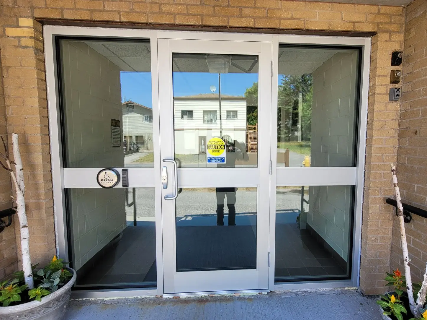 Commercial Doors, Commercial Services, Supply and Install, Fort Frances, Kenora, Sioux Lookout, Dryden