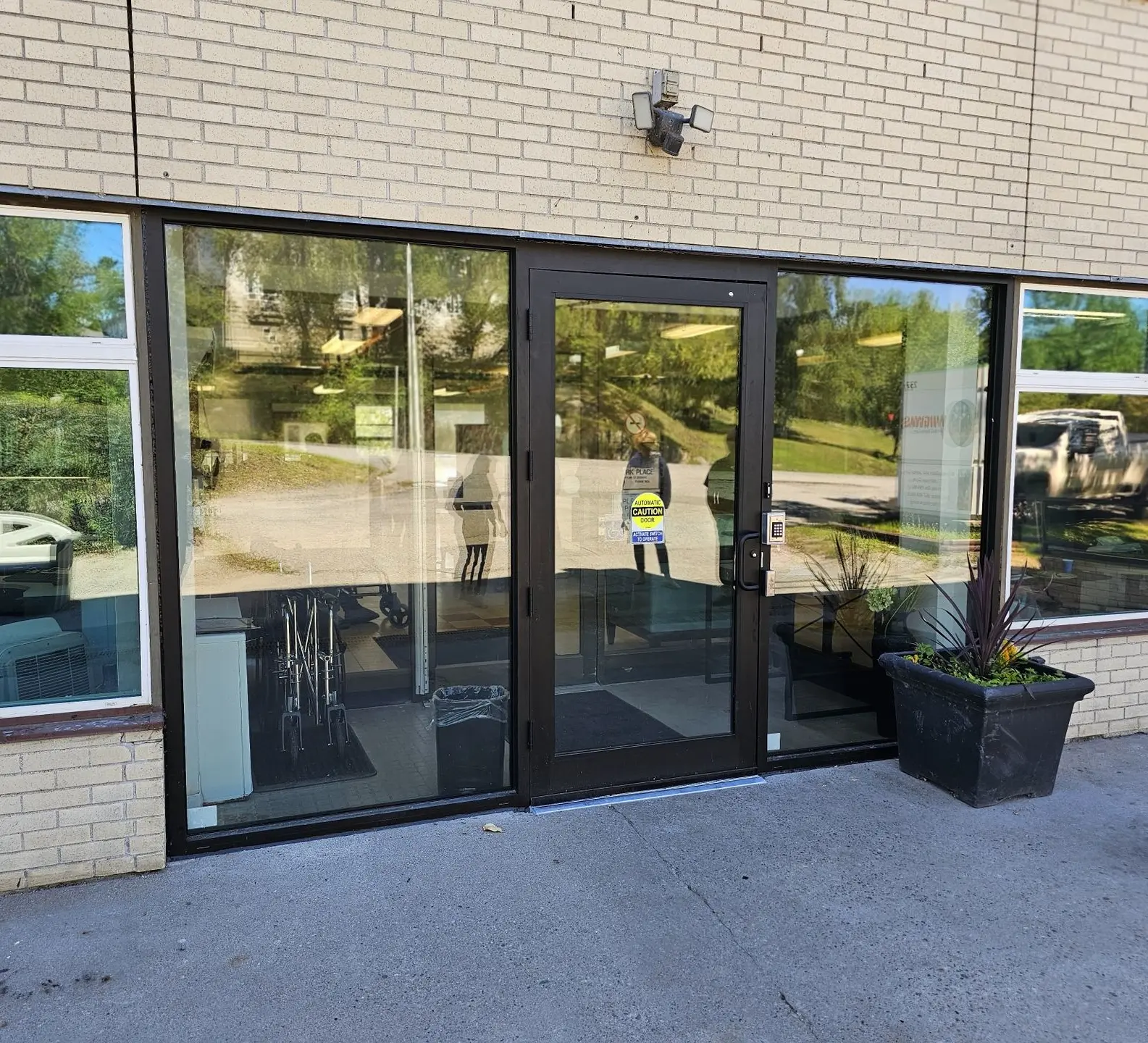 Commercial Doors, Commercial Services, Supply and Install, Fort Frances, Kenora, Sioux Lookout, Dryden