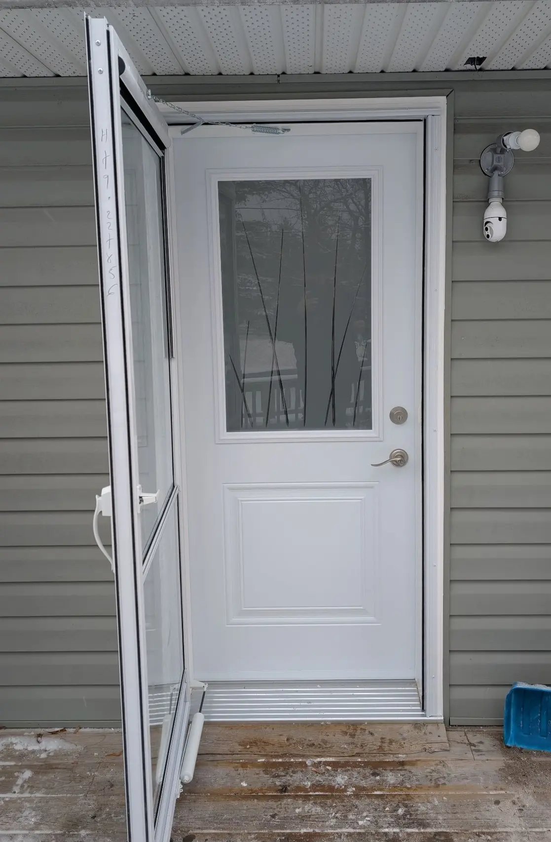 storm door, install and supply, Northwestern Ontario, Fort Frances, Kenora, Dryden, Sioux Lookout storm door, install and supply, Northwestern Ontario, Fort Frances, Kenora, Dryden, Sioux Lookout