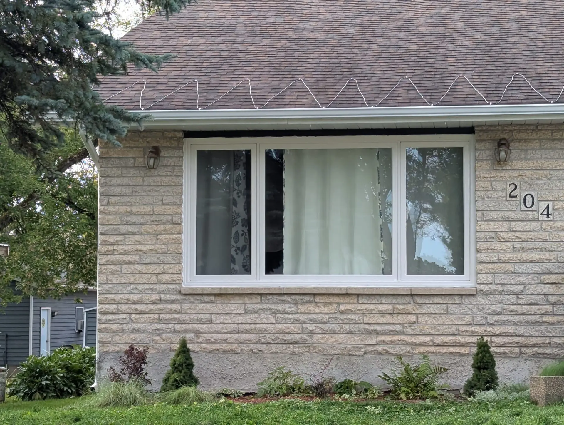 Combination-Shaped Windows Windows, install and supply, Northwestern Ontario, Fort Frances, Kenora, Dryden, Sioux Lookout