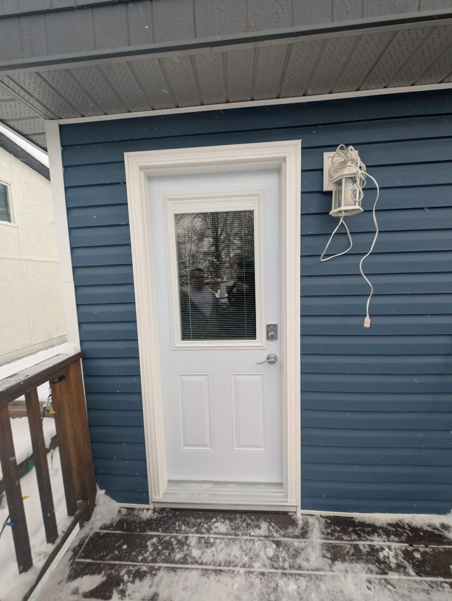 Entry Doors with Doorlite in Northwestern Ontario | Custom, Durable & Energy-Efficient, install and supply, Northwestern Ontario, Fort Frances, Kenora, Dryden, Sioux Lookout
