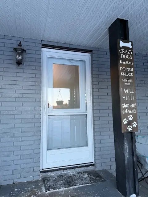 storm door, install and supply, Northwestern Ontario, Fort Frances, Kenora, Dryden, Sioux Lookout