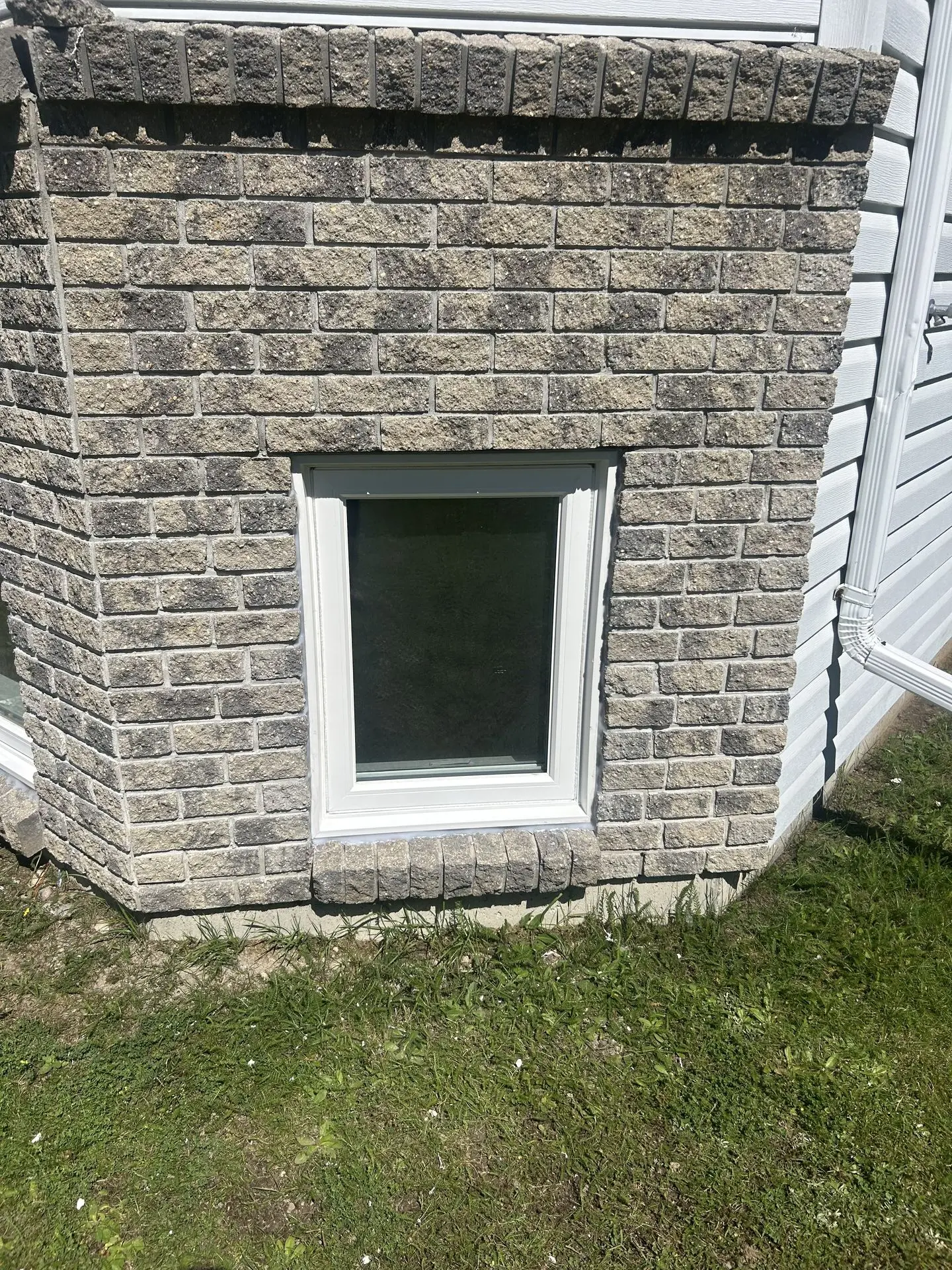 Fixed Windows, install and supply, Northwestern Ontario, Fort Frances, Kenora, Dryden, Sioux Lookout