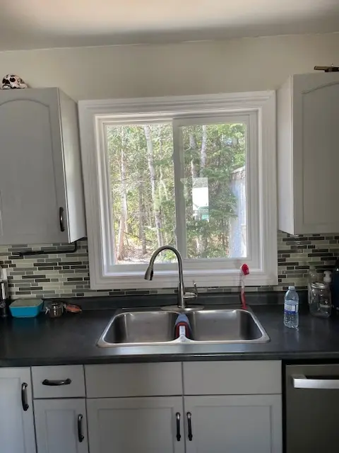 Single Slider Window, White Vinyl Window, Fort Frances, Kenora, Dryden, Sioux Lookout, Ontario, Canada, Northwestern Ontario, Installation, Supply