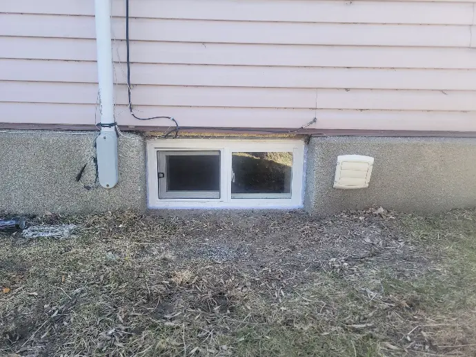 Single Slider Window, White Vinyl Window, Fort Frances, Kenora, Dryden, Sioux Lookout, Ontario, Canada, Northwestern Ontario, Installation, Supply