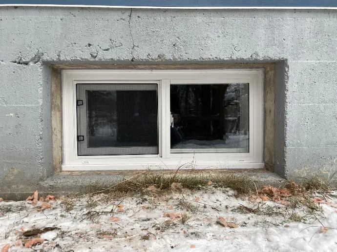 Single Slider Window, White Vinyl Window, Fort Frances, Kenora, Dryden, Sioux Lookout, Ontario, Canada, Northwestern Ontario, Installation, Supply