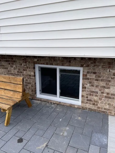 Single Slider Window, White Vinyl Window, Fort Frances, Kenora, Dryden, Sioux Lookout, Ontario, Canada, Northwestern Ontario, Installation, Supply