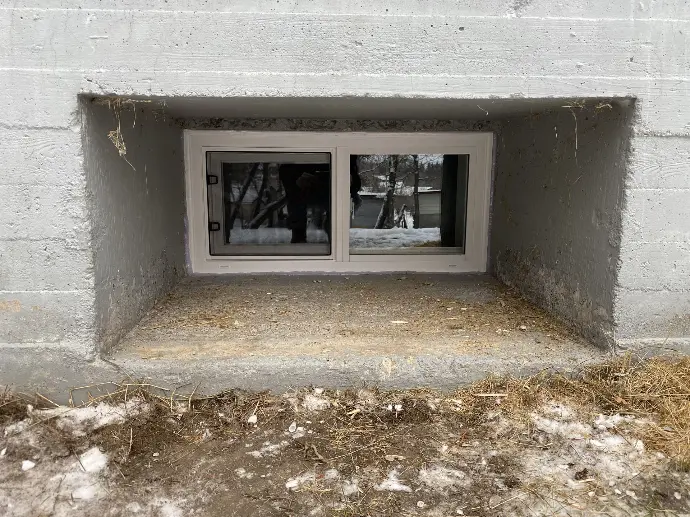 Single Slider Window, White Vinyl Window, Fort Frances, Kenora, Dryden, Sioux Lookout, Ontario, Canada, Northwestern Ontario, Installation, Supply
